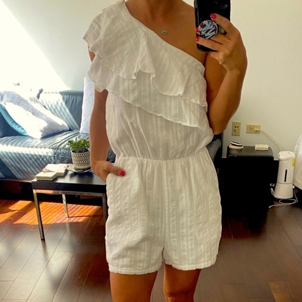 BCBG white romper with pockets